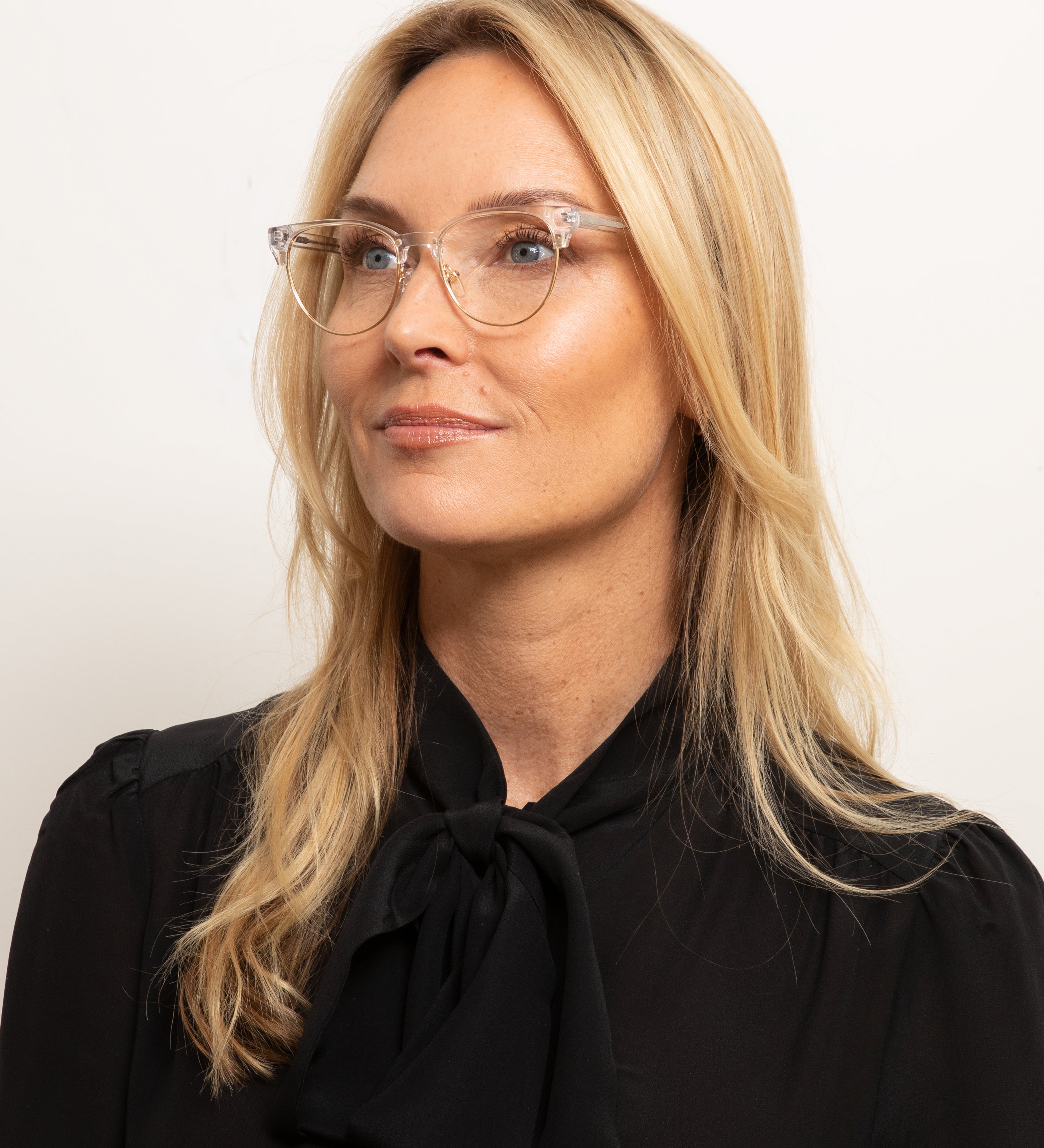 Barbro Transparent Blue Light