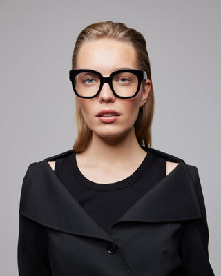 Chloe Black Readers