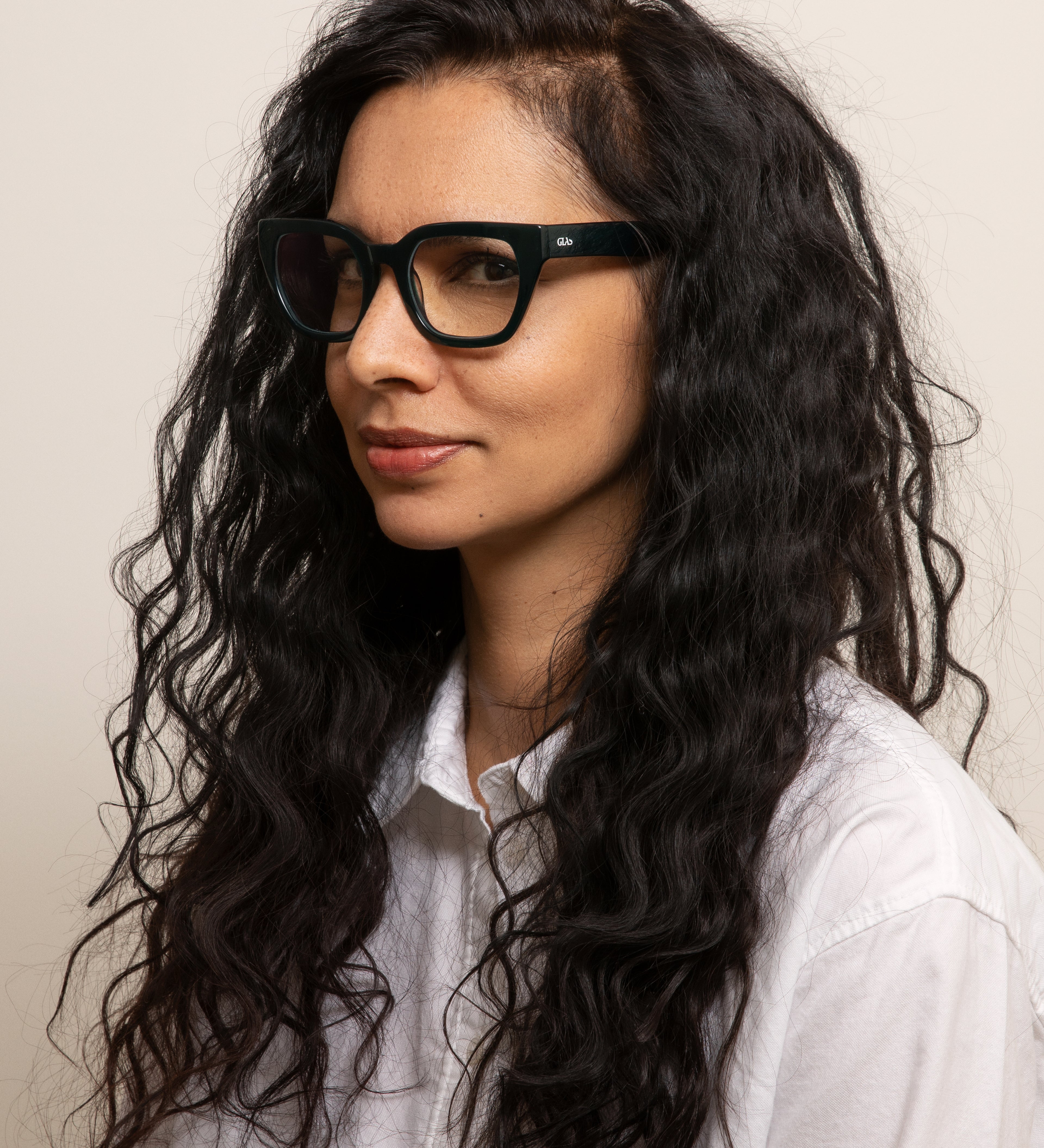 Kiara Deep Green Blue Light