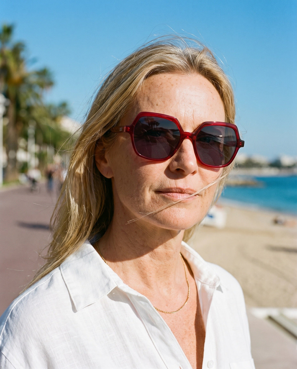 Andrea Wine Red Progressive Sun Readers on a trip south